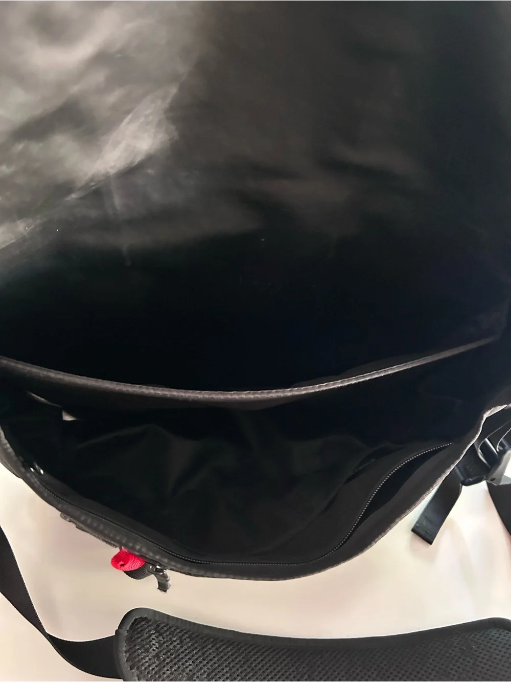 Timbuk2 Black Classic Messenger Bag with Adjustable Strap